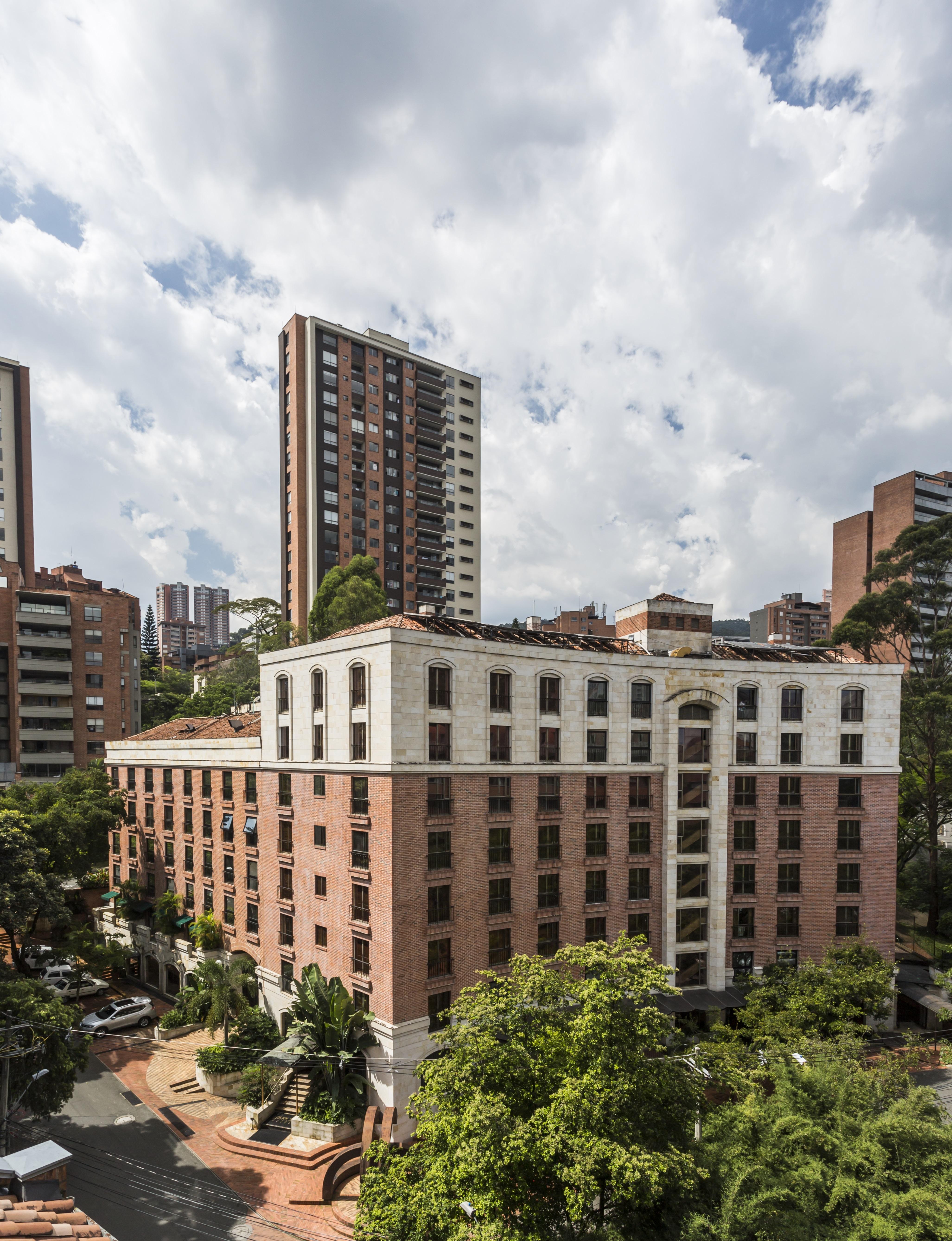 Hotel Park10 Medellín Exterior foto Residential buildings in Chapinero